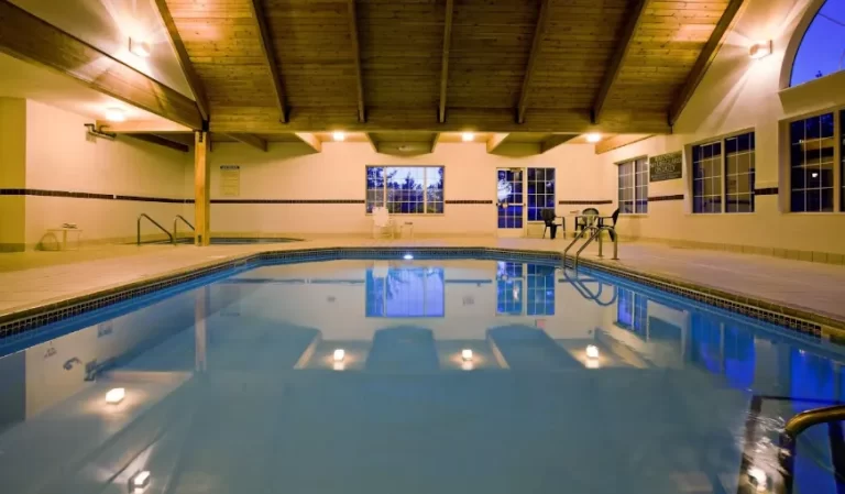 Country Inn & Suites by Radisson, Elk River, MN