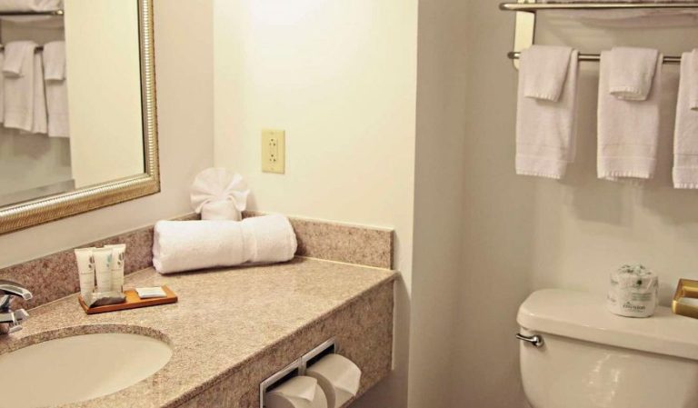 Country Inn & Suites by Radisson, Frackville (Pottsville), PA