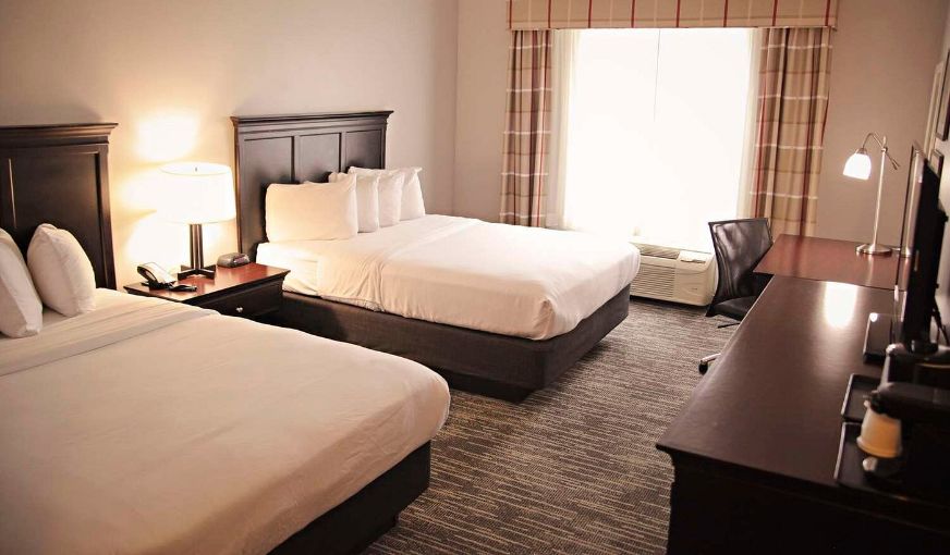 Country Inn & Suites by Radisson, Frackville (Pottsville), PA, room with private jacuzzi, photo 3