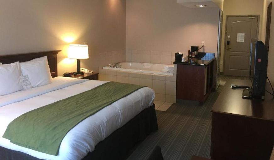 Country Inn & Suites by Radisson, Lima, OH
