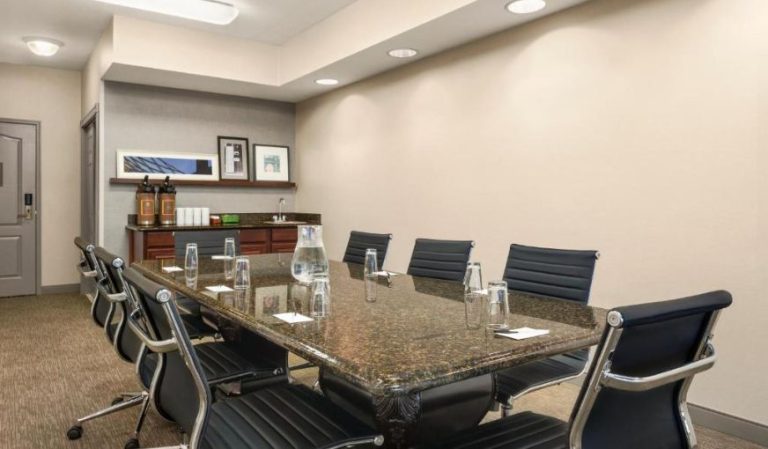 Country Inn & Suites by Radisson, Lima, OH