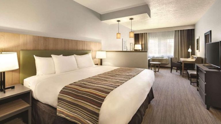 Country Inn & Suites by Radisson, Prineville, OR