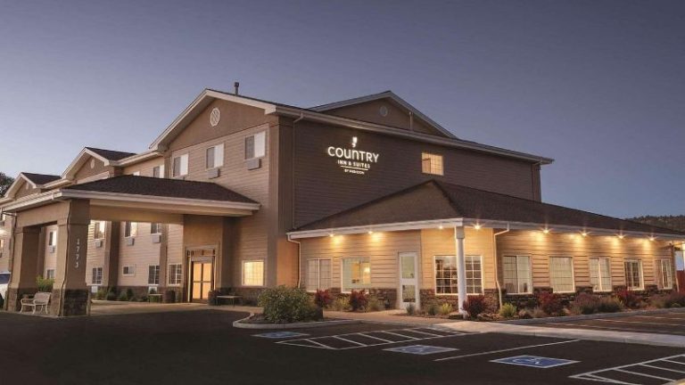 Country Inn & Suites by Radisson, Prineville, OR