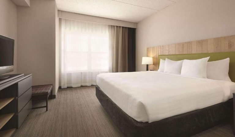 Country Inn & Suites by Radisson, Shoreview, MN