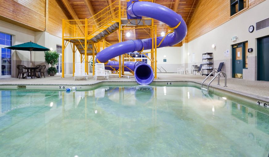 Country Inn & Suites by Radisson, Shoreview, MN, room with private jacuzzi, photo 6