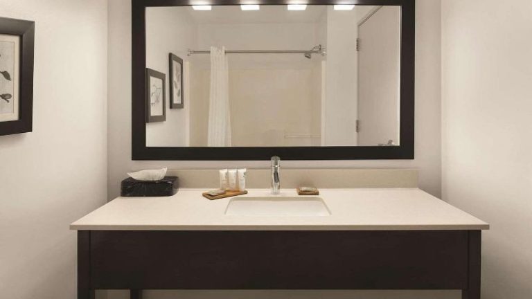 Country Inn & Suites by Radisson, St. Charles, MO