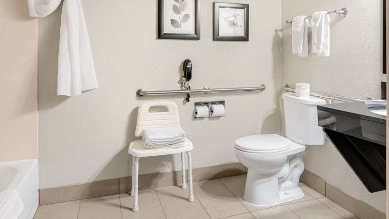 Country Inn & Suites by Radisson, Brookings, SD