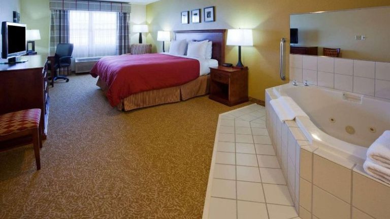 Country Inn & Suites by Radisson, Dakota Dunes, SD