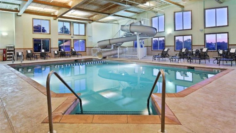 Country Inn & Suites by Radisson, Galena, IL