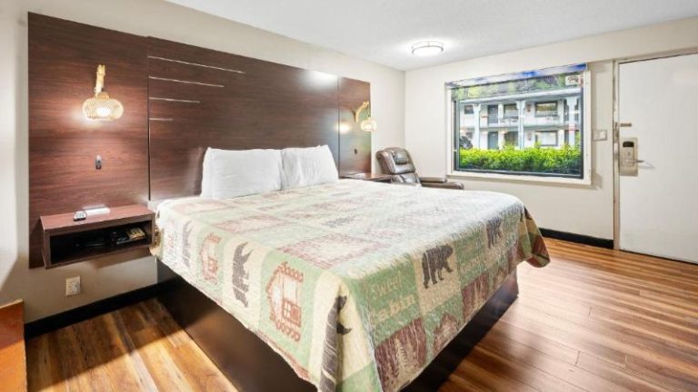 Country Town N’ Suites