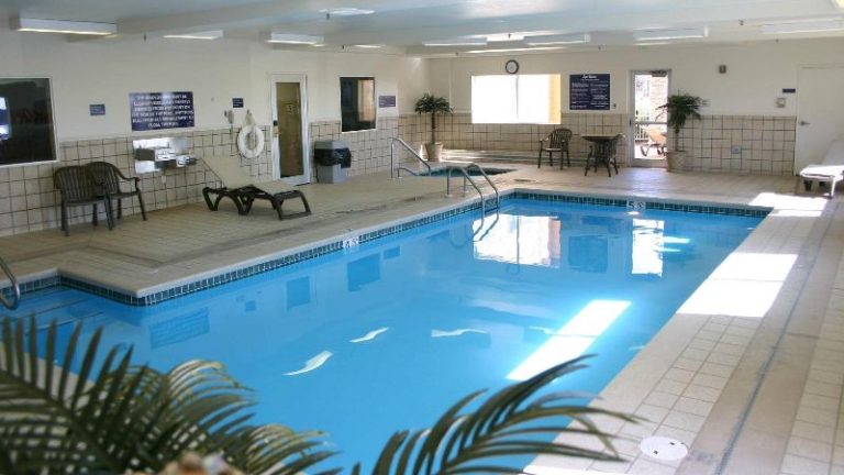Crystal Inn Hotel & Suites Great Falls