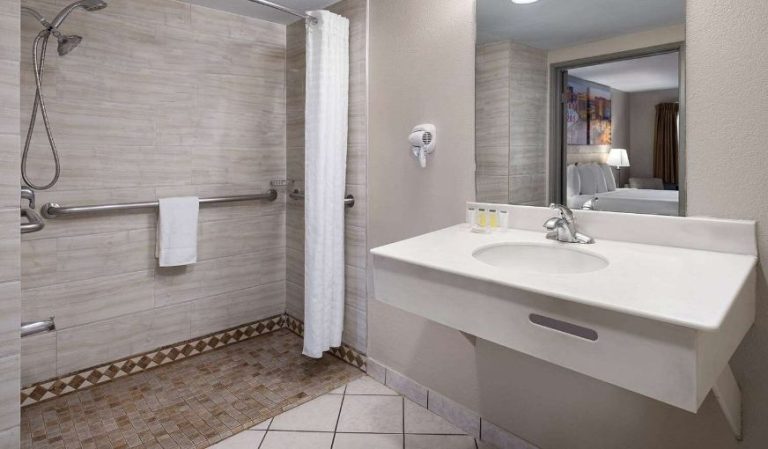 Days Inn by Wyndham Las Vegas Airport Near the Strip