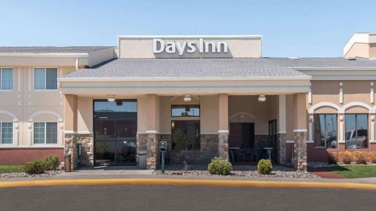Days Inn by Wyndham Minot