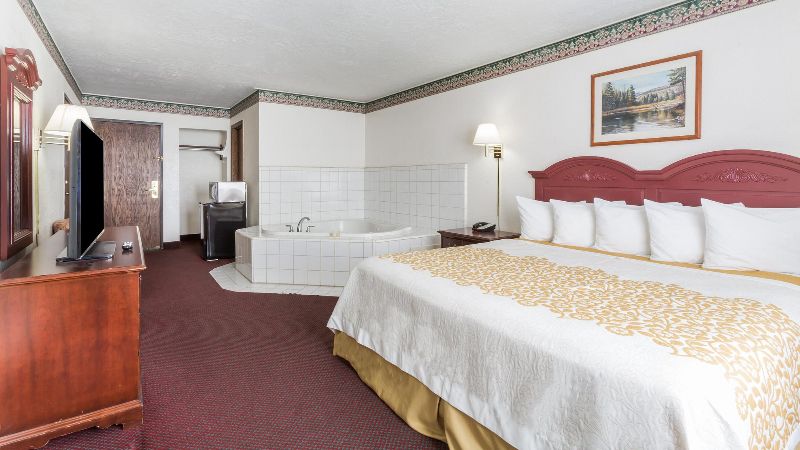 Days Inn by Wyndham Evanston WY