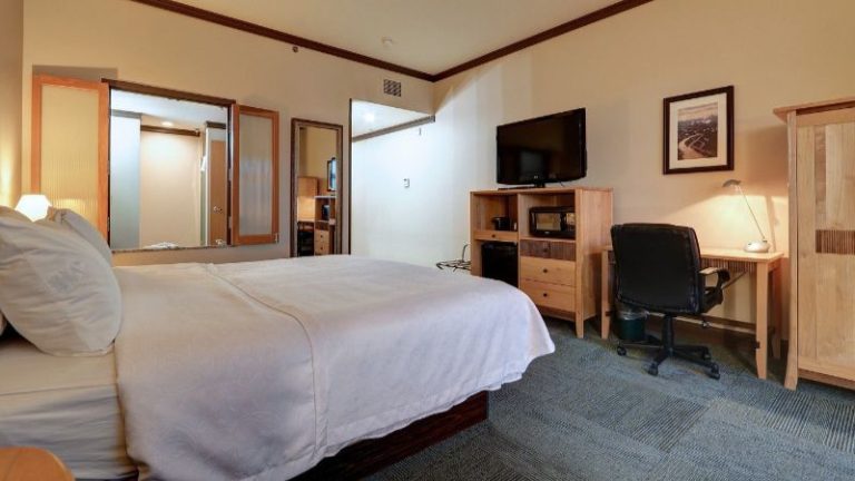Dimond Center Hotel