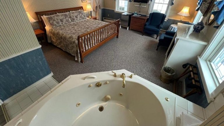 Echo Lake Inn