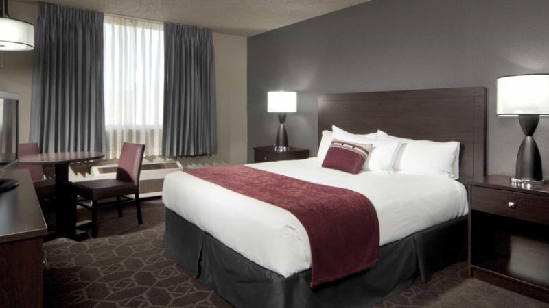 Edgewater Hotel & Casino, room with private jacuzzi, photo 4