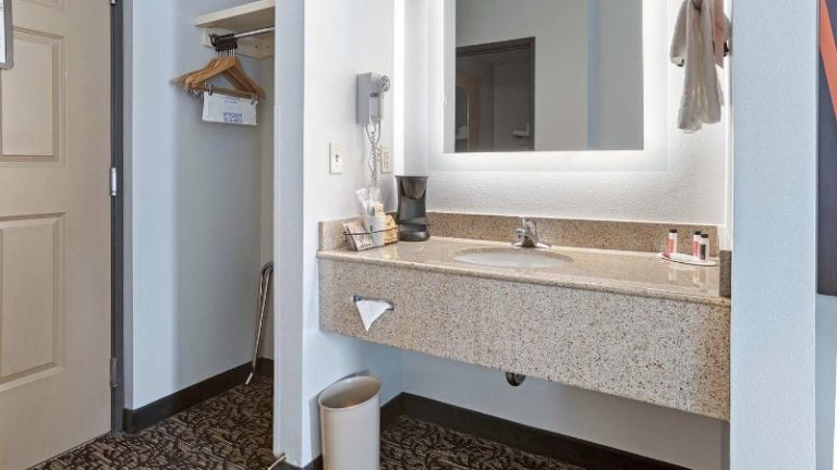 Elevation Inn & Suites