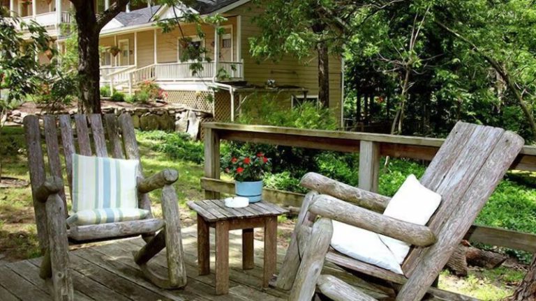 Heartstone Inn and Cottages