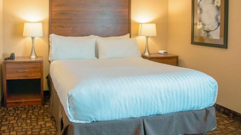 Grand Forks Lodge and Suites