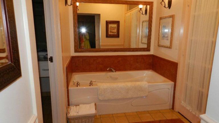 Fairhaven Village Inn