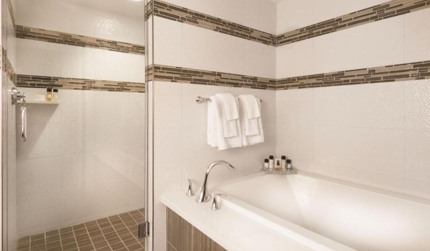 Flamingo Las Vegas, room with private jacuzzi, photo 3