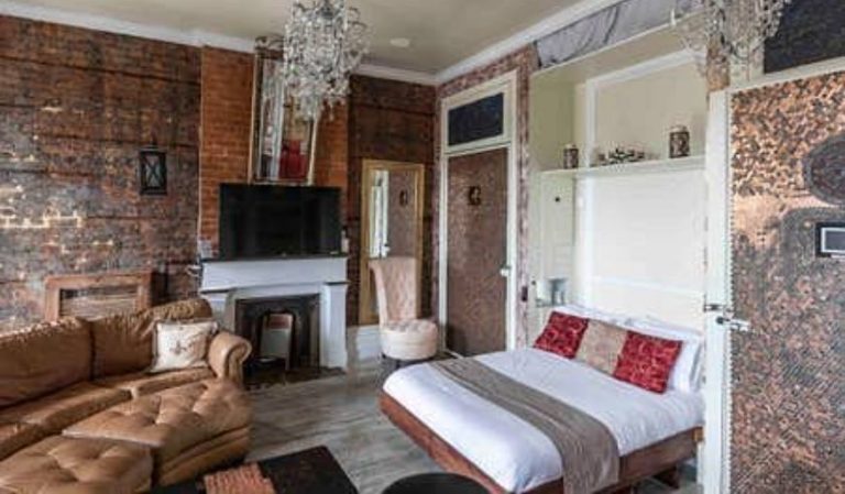 Fleur De Lis Mansion Bed and Breakfast