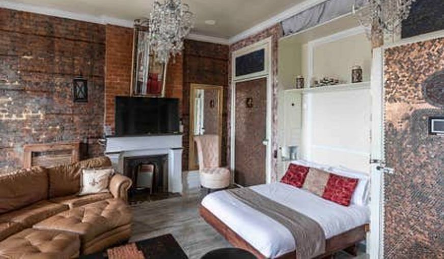 Fleur De Lis Mansion Bed and Breakfast, room with private jacuzzi, photo 3