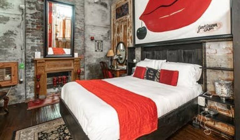 Fleur De Lis Mansion Bed and Breakfast