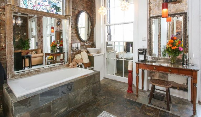 Fleur De Lis Mansion Bed and Breakfast