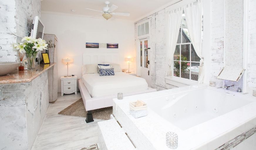 Fleur De Lis Mansion Bed and Breakfast