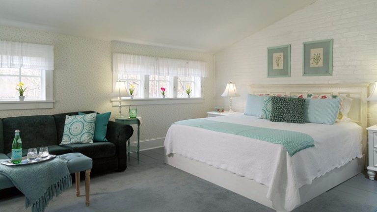 Four Chimneys Inn & Restaurant