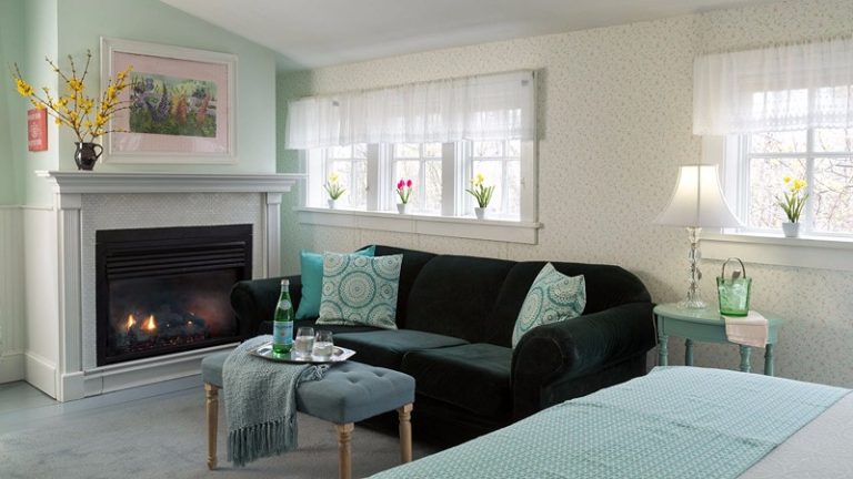 Four Chimneys Inn & Restaurant