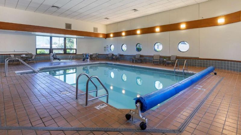 Garner Hotel Butte Southeast By IHG, room with private jacuzzi, photo 6