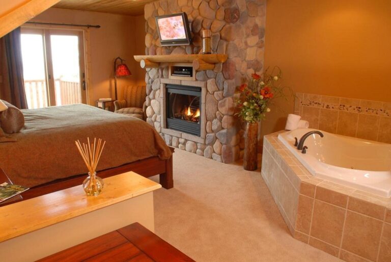 Grand Superior Lodge