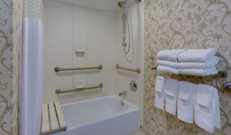 Hampton Inn & Suites Chincoteague-Waterfront