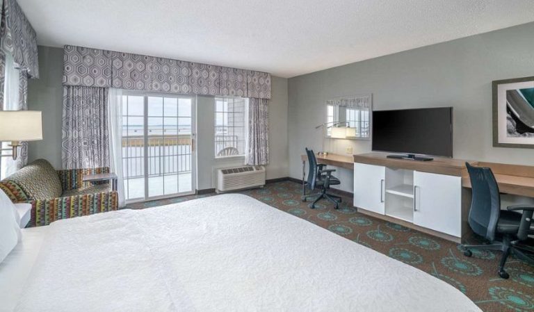 Hampton Inn & Suites Chincoteague-Waterfront