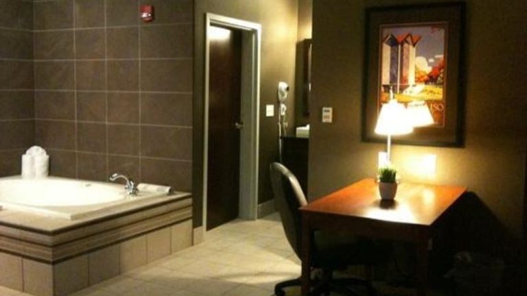 Hampton Inn & Suites Valparaiso