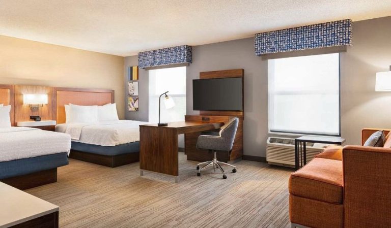 Hampton Inn & Suites Valparaiso