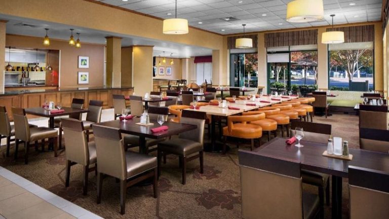 Hilton Garden Inn Atlanta Airport / Millenium Center