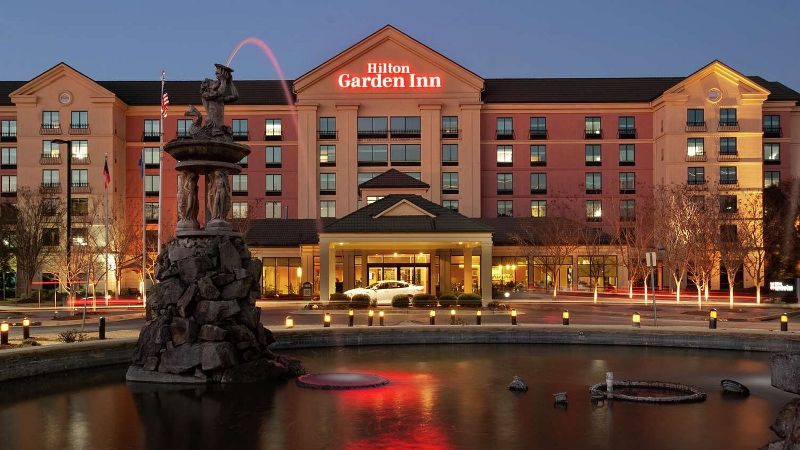 Hilton Garden Inn Atlanta Airport / Millenium Center, room with private jacuzzi, photo 8