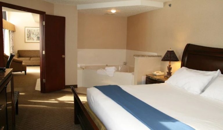 Holiday Inn Express Grove City (Outlet Center), an IHG Hotel