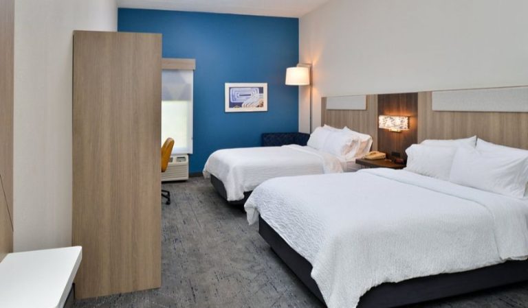Holiday Inn Express Lewisburg/New Columbia