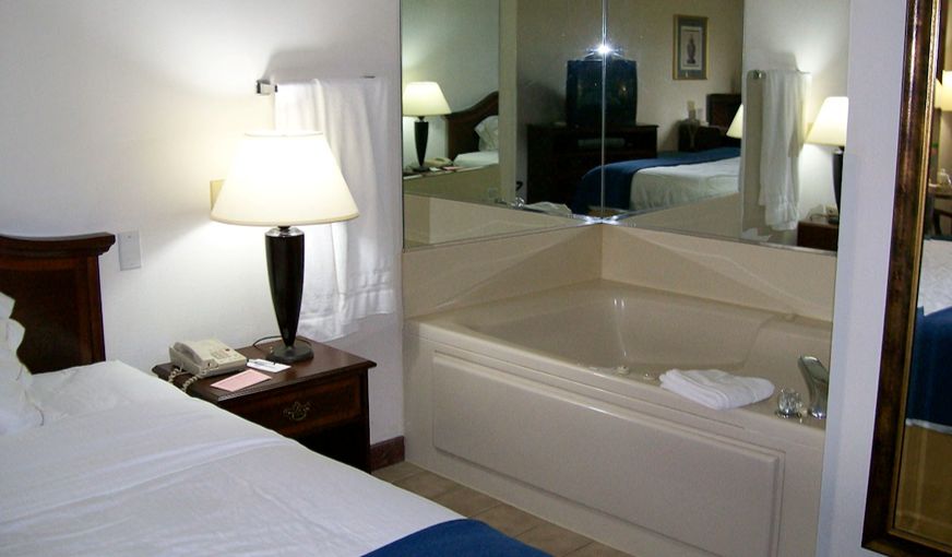 Holiday Inn Express & Suites Alliance, an IHG Hotel