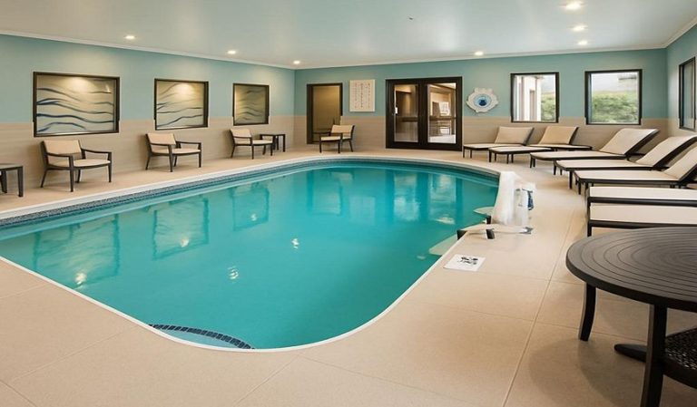 Holiday Inn Express & Suites Alliance, an IHG Hotel