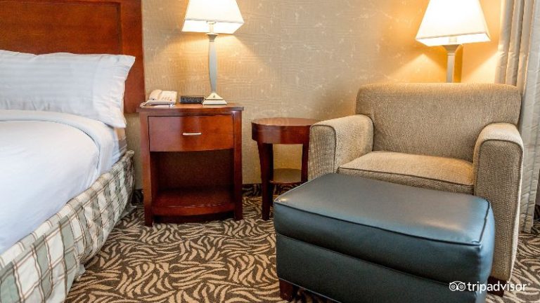 Holiday Inn Express & Suites College Station, an IHG Hotel