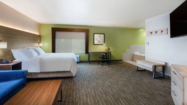 Holiday Inn Express & Suites Lewisburg, an IHG Hotel