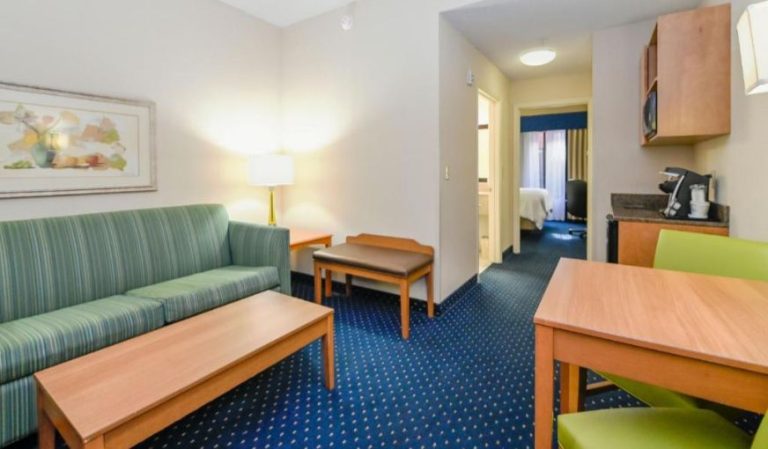 Holiday Inn Express & Suites Richmond North Ashland, an IHG Hotel
