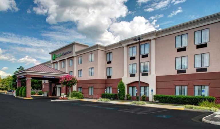 Holiday Inn Express & Suites Richmond North Ashland, an IHG Hotel