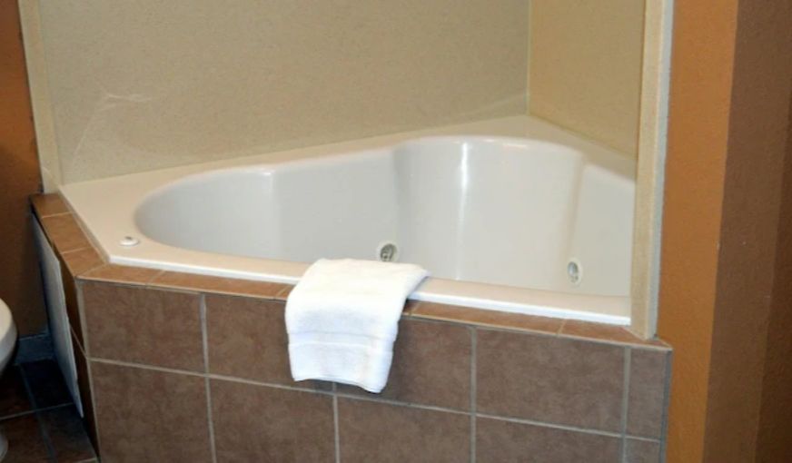 Holiday Inn Express & Suites Suffolk An IHG Hotel